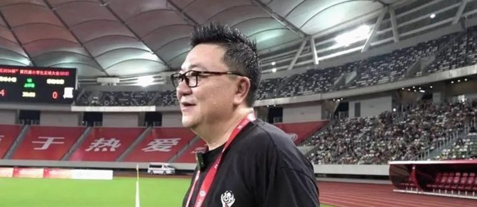 董路直播间透露老二进不了国少是因为他