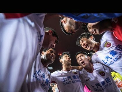 胜利是巴萨信仰：佩德里谈哲学，与球迷共同庆祝德比胜利