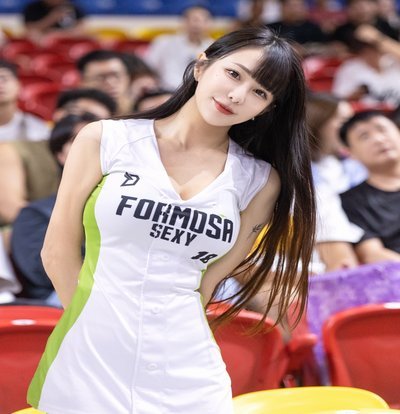 博主：某超球员与当地啦啦队“淫乱”被处理，最近未能出场