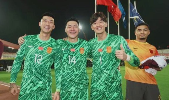 国足集训名单：武磊戴伟浚回归 李昊首次入围