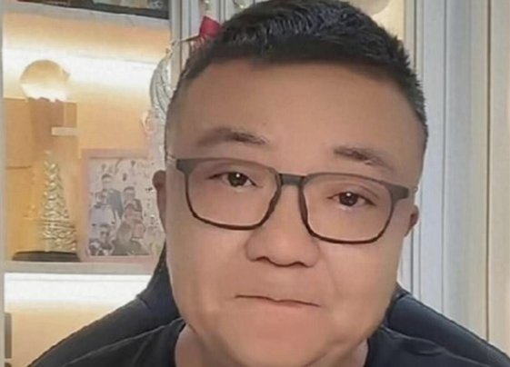 董路爆料，小汪因亚洲杯被达姆扫地出门，搞得粉丝们不知道该怎么喷了