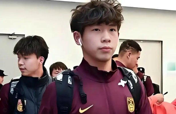 拜合拉木、毛伟杰替补登场，林良铭、刘洋被换下