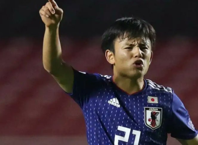 久保建英绯闻女友被扒？日本模特现身内部票区域引热议