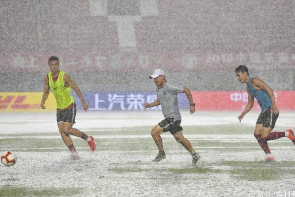 台风来袭中超五场赛事延期京沪对决推迟
