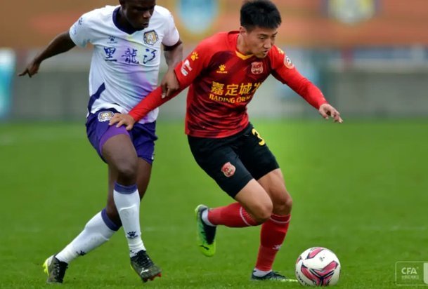 半场战报：辽宁0-0西海岸，姆本扎推人染红，戴维森造险