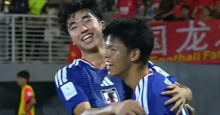 国足3比0轻取马尔代夫！多位新面孔登场，赵松源17岁170天迎创历史
