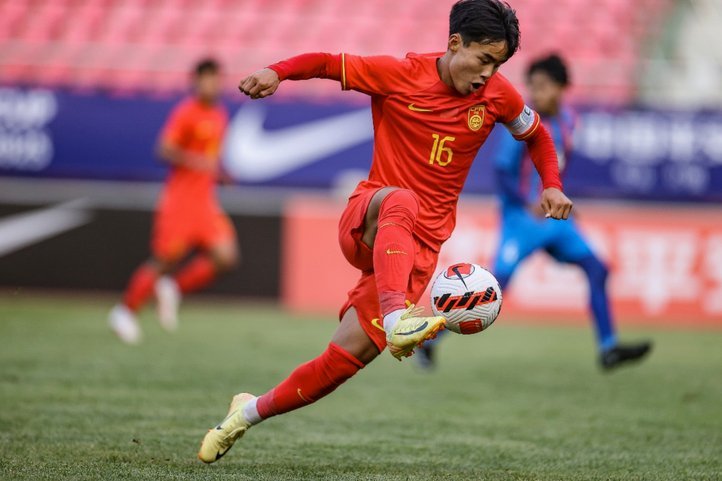 国足3比0轻取马尔代夫！多位新面孔登场，赵松源17岁170天迎创历史